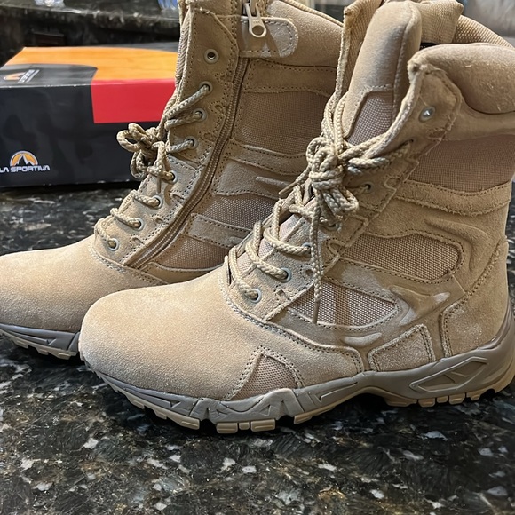 DEPLOYMENT MILITARY BOOTS Rothco brand size 10R - Picture 2 of 3